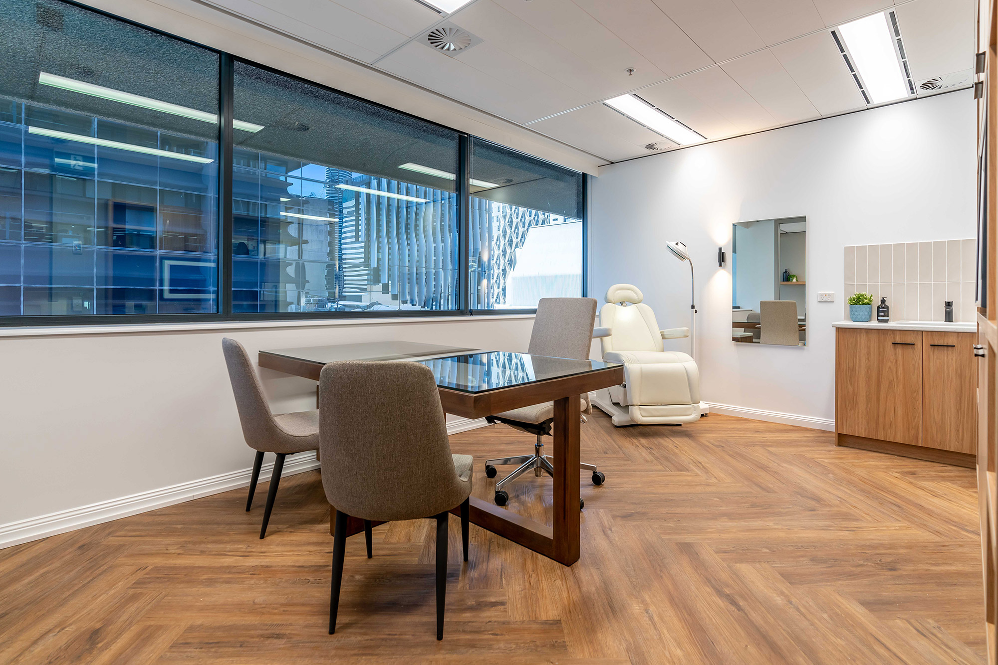 Dr Jonathon Keenan Queen Street Specialists